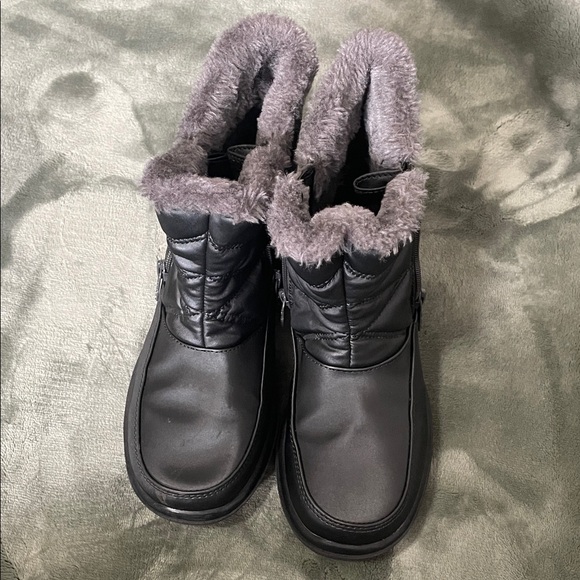 totes Gray Winter & Rain Boots with Gray Fur - Picture 1 of 9